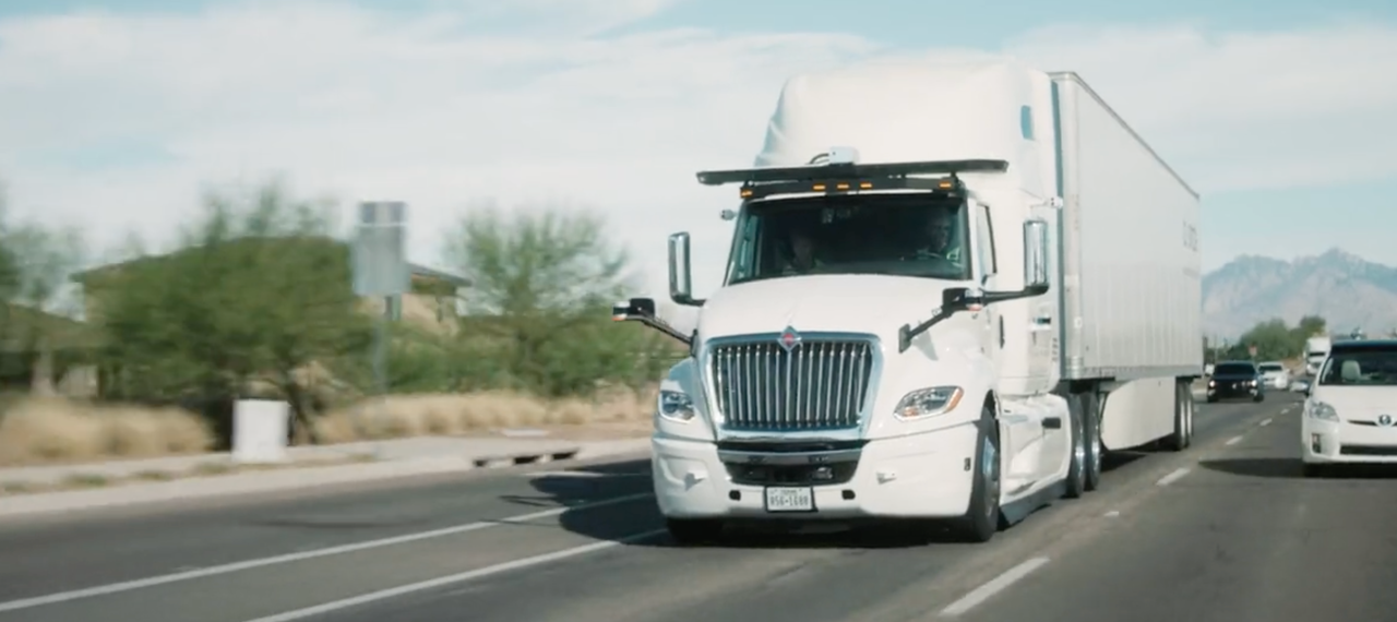 First-Ever Fully-Autonomous Semi-Truck With No-Human On Board Traverses Arizona Highway [VIDEO]