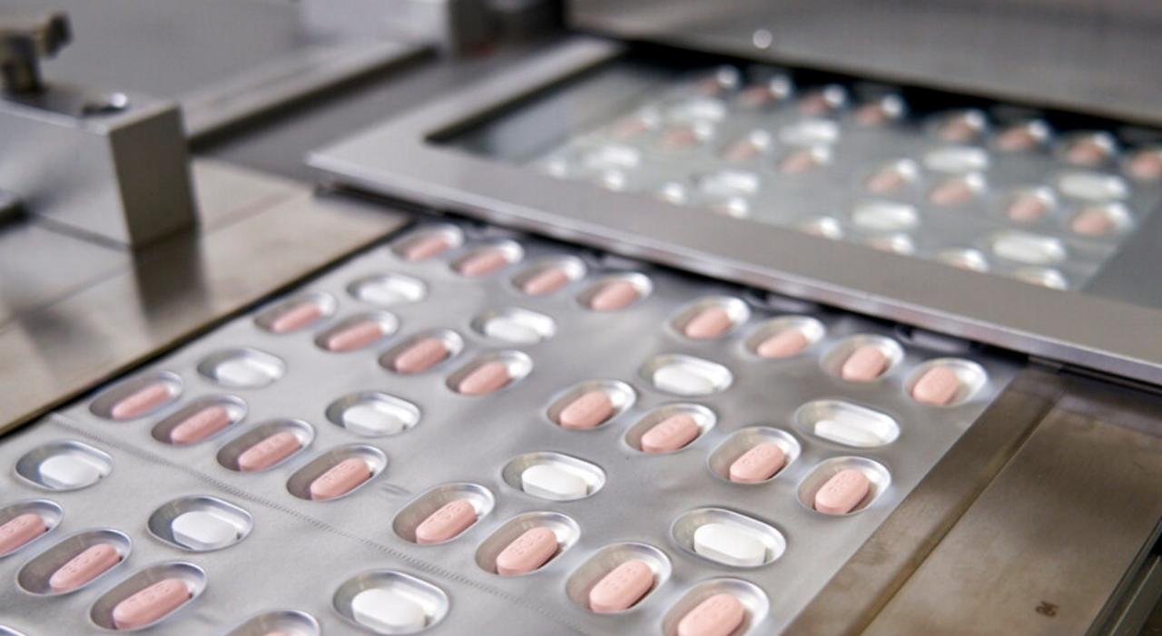 FDA Prepared To Authorize Merck, Pfizer Pills Imminently