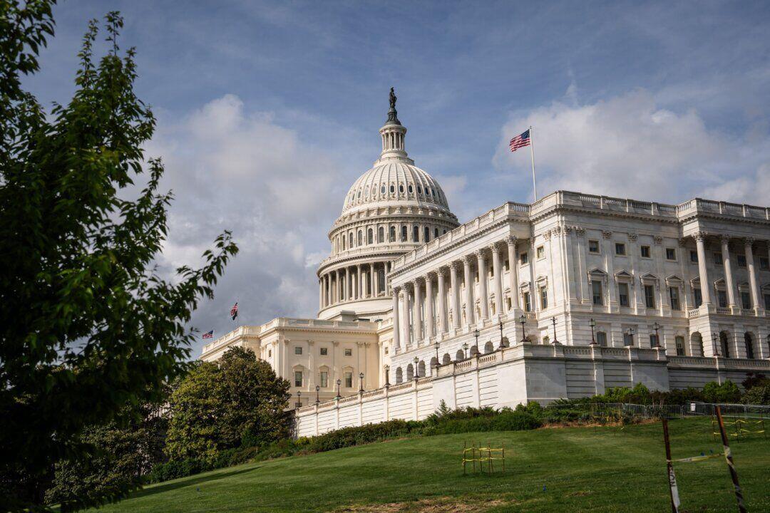 Illinois Man Charged With Mailing Threatening Letters Containing White Powder To Lawmakers