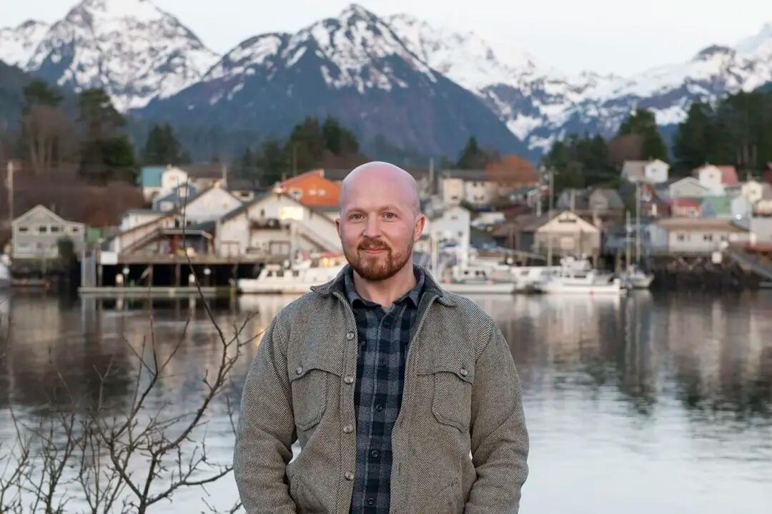 Republican Sen. Murkowski Endorses Democrat For Alaska Governor